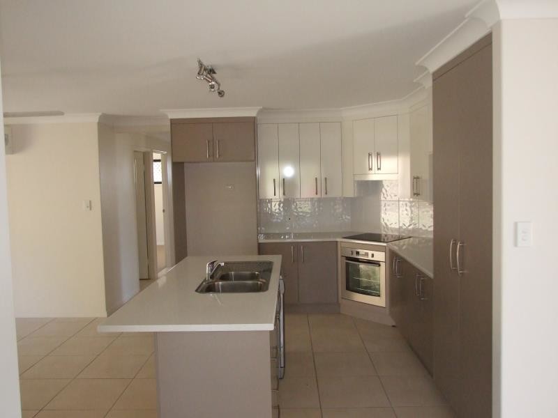 8 Benrhys Court, Rockyview QLD 4701